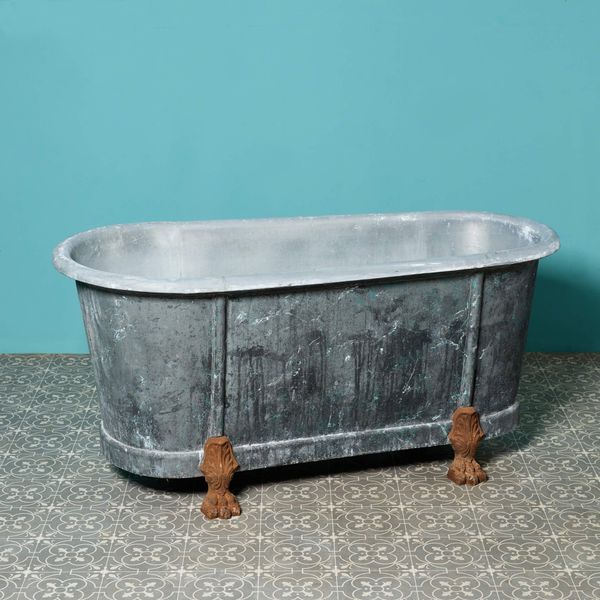 Antique Louis Style Bathaeu Bath