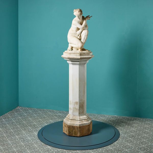 0_UKH1823 Antique Italian Statuary Marble Sculpture of the Crouching Aphrodite on Pedestal