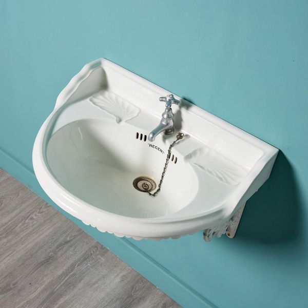 Antique Sink with One Tap & Wall Bracket