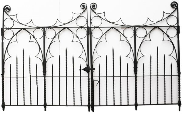 Pair of Decorative Driveway Gates 352 cm (11'5")