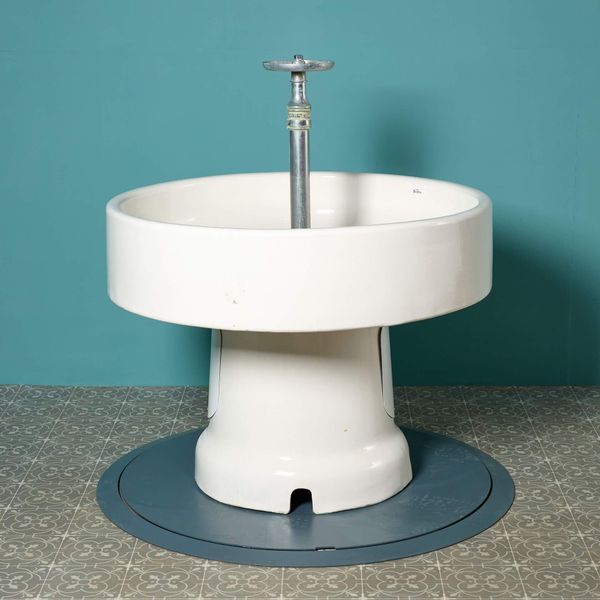 Large Royal Doulton Round Communal Sink